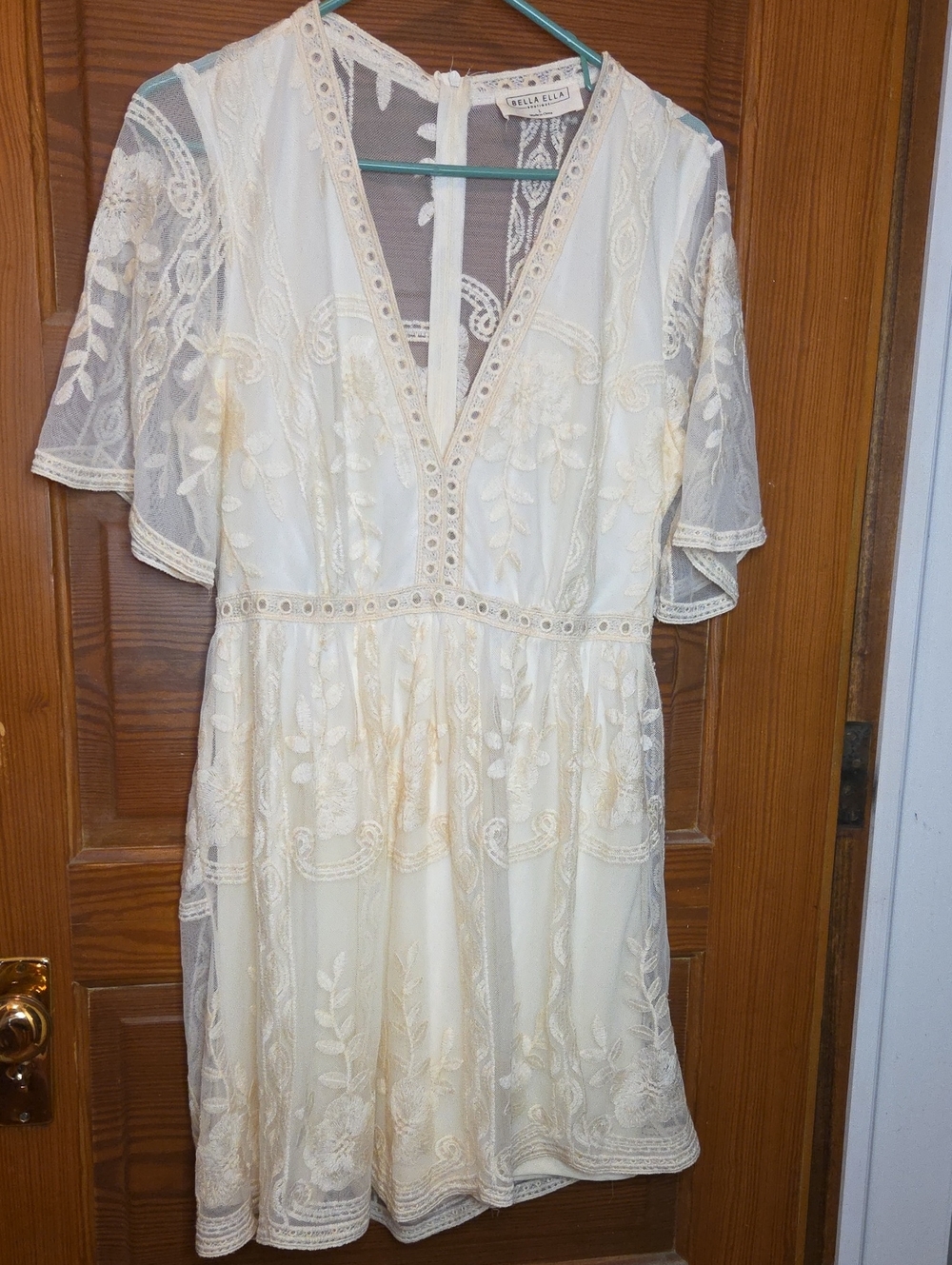 Bella Ella Boho/Whimsy Ivory Lace V-Neck Fit & Flare Dress